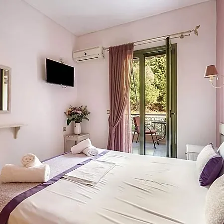 فندق Nontas 3*