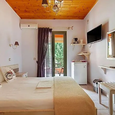 Nontas - With Sea & Mountain View Lejlighedshotel